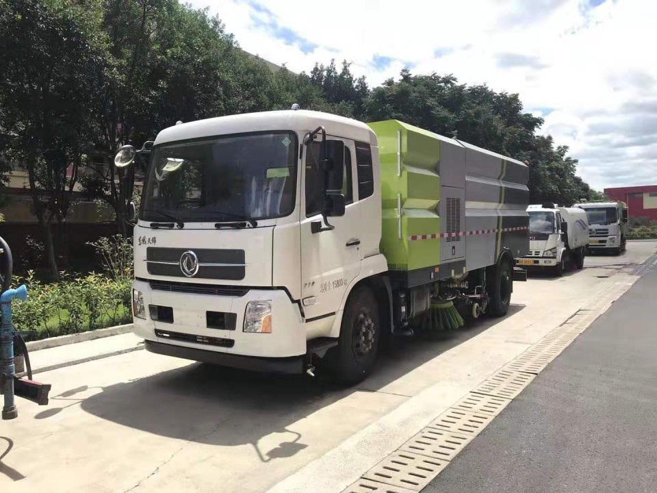 東風天錦洗掃車